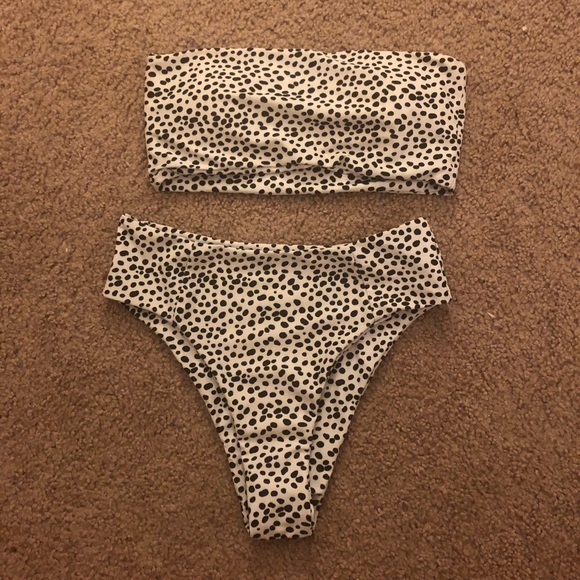 Black and white bikini - Picture 2 of 5